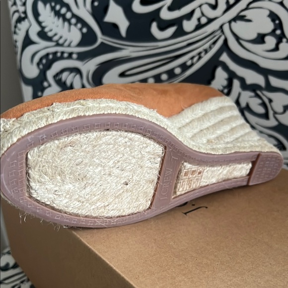 J. Crew Factory Tan Sueded Espadrille Wedge Shoes Size 7 - Picture 4 of 5